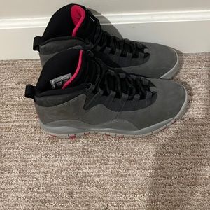 worn literally once , so therefore they’re new.